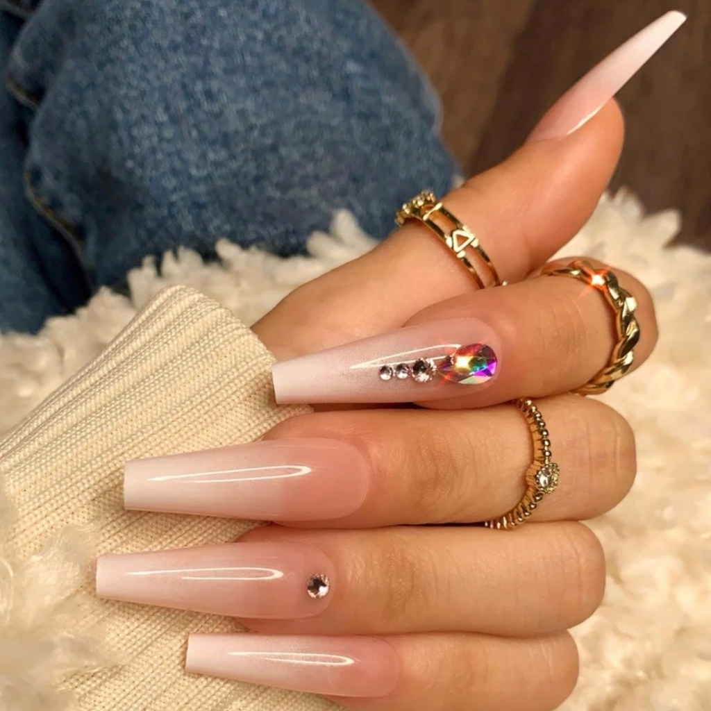 LA Colors Lavish Nails VENUS