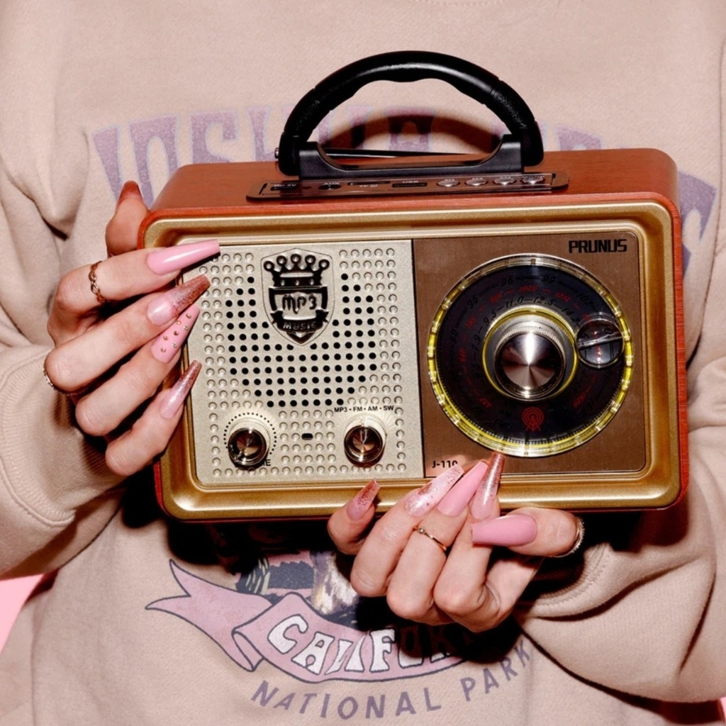 LA Colors Lavish Nails BETTER TIMES