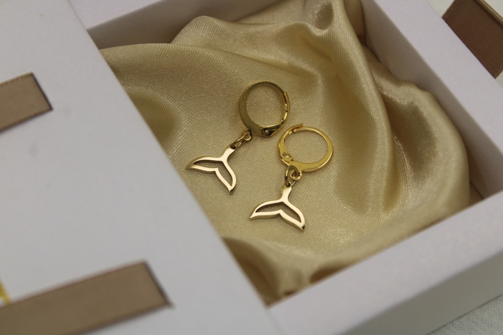 Whale Tale Earrings GOLD