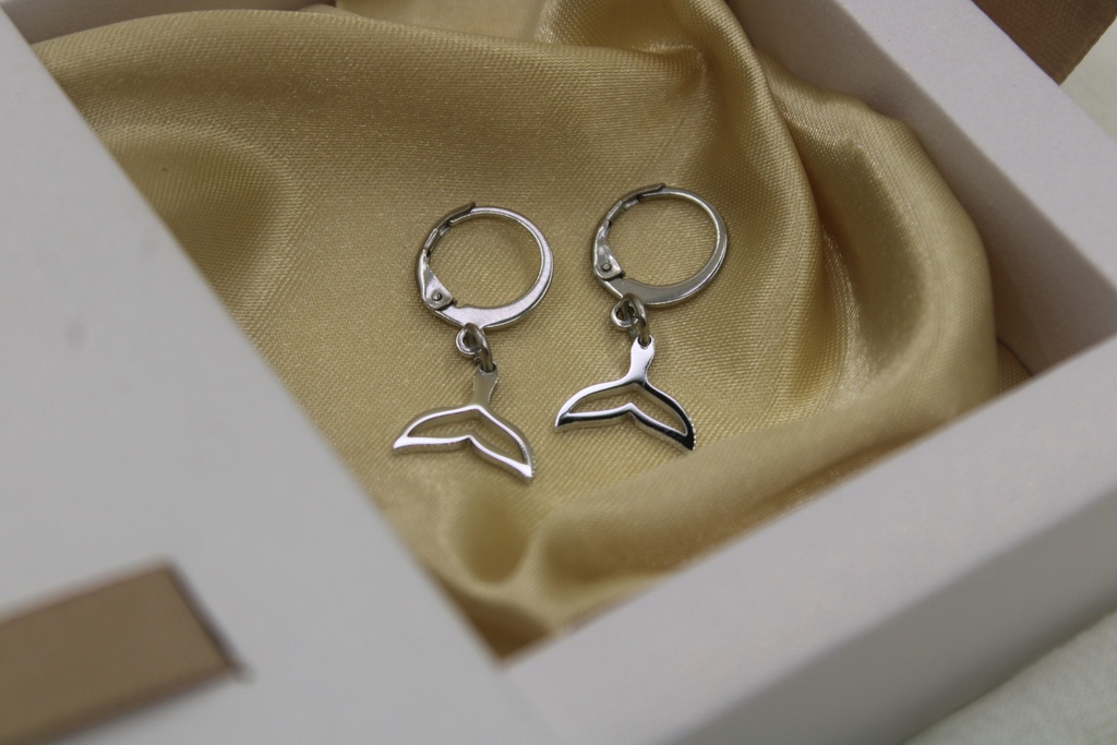 Whale Tale Earrings SILVER