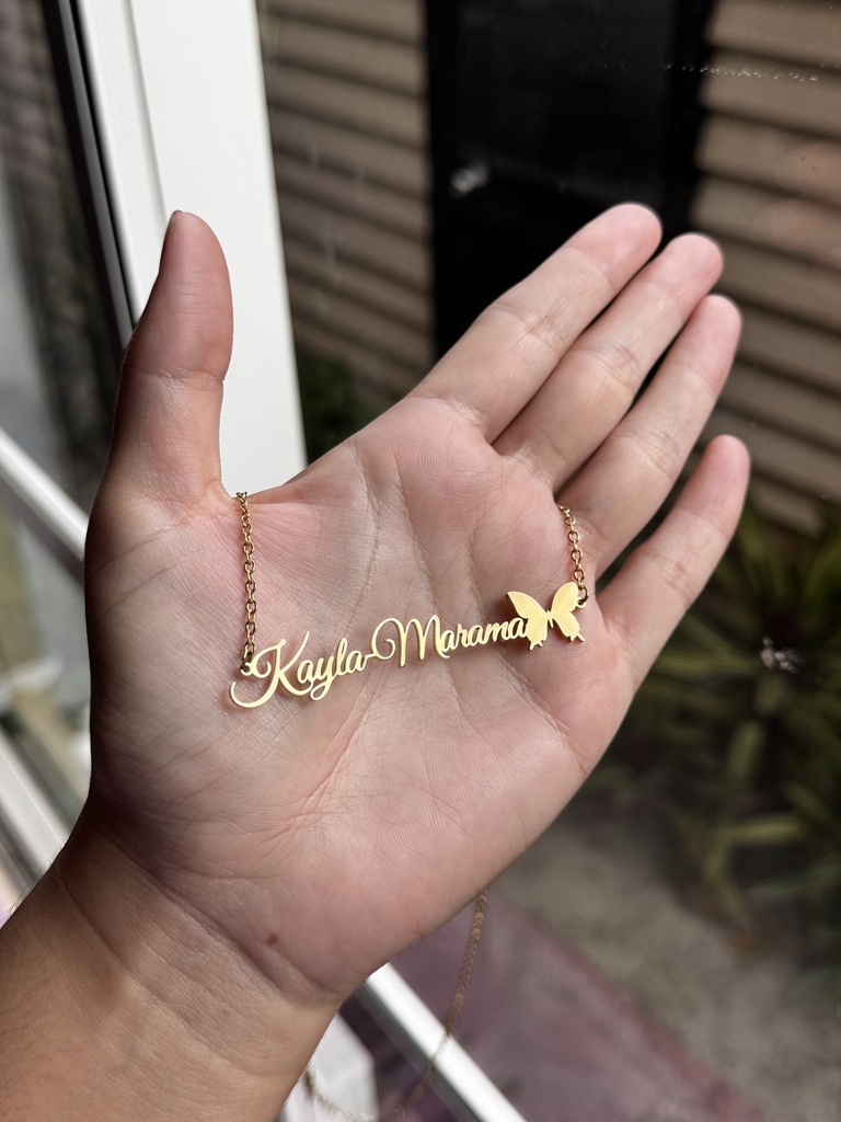 Single Name Necklace