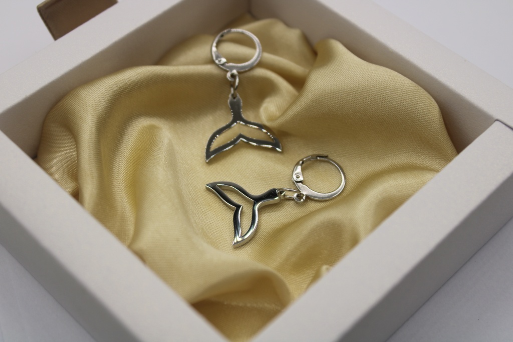 Whale Tale Earrings SILVER